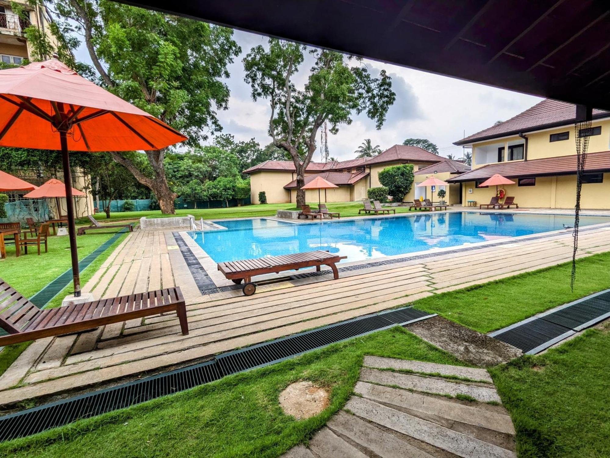 Rajarata Hotel Anuradhapura Eksteriør billede