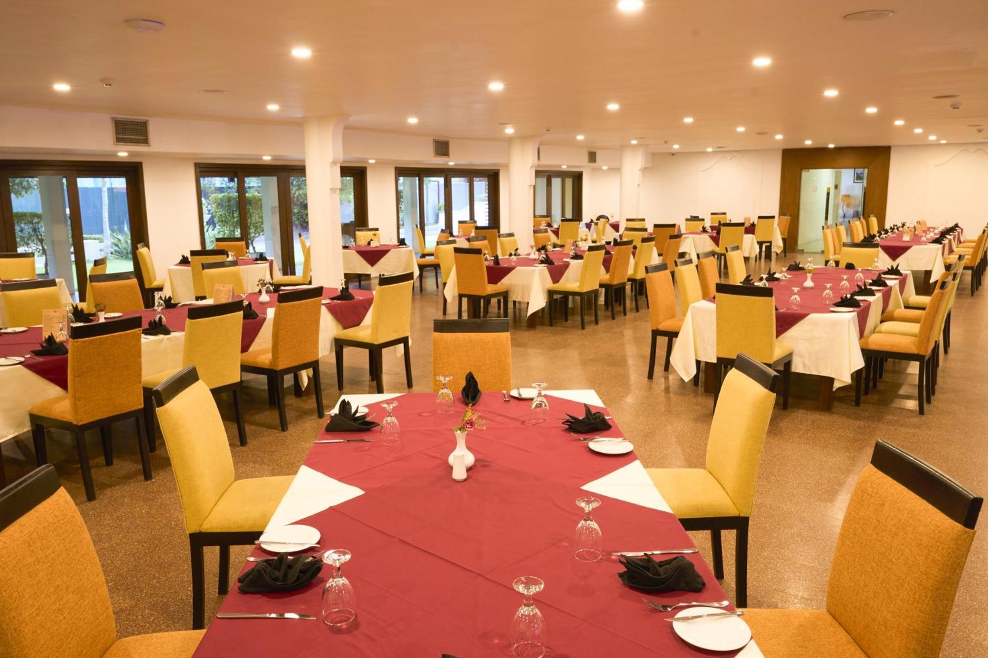 Rajarata Hotel Anuradhapura Eksteriør billede