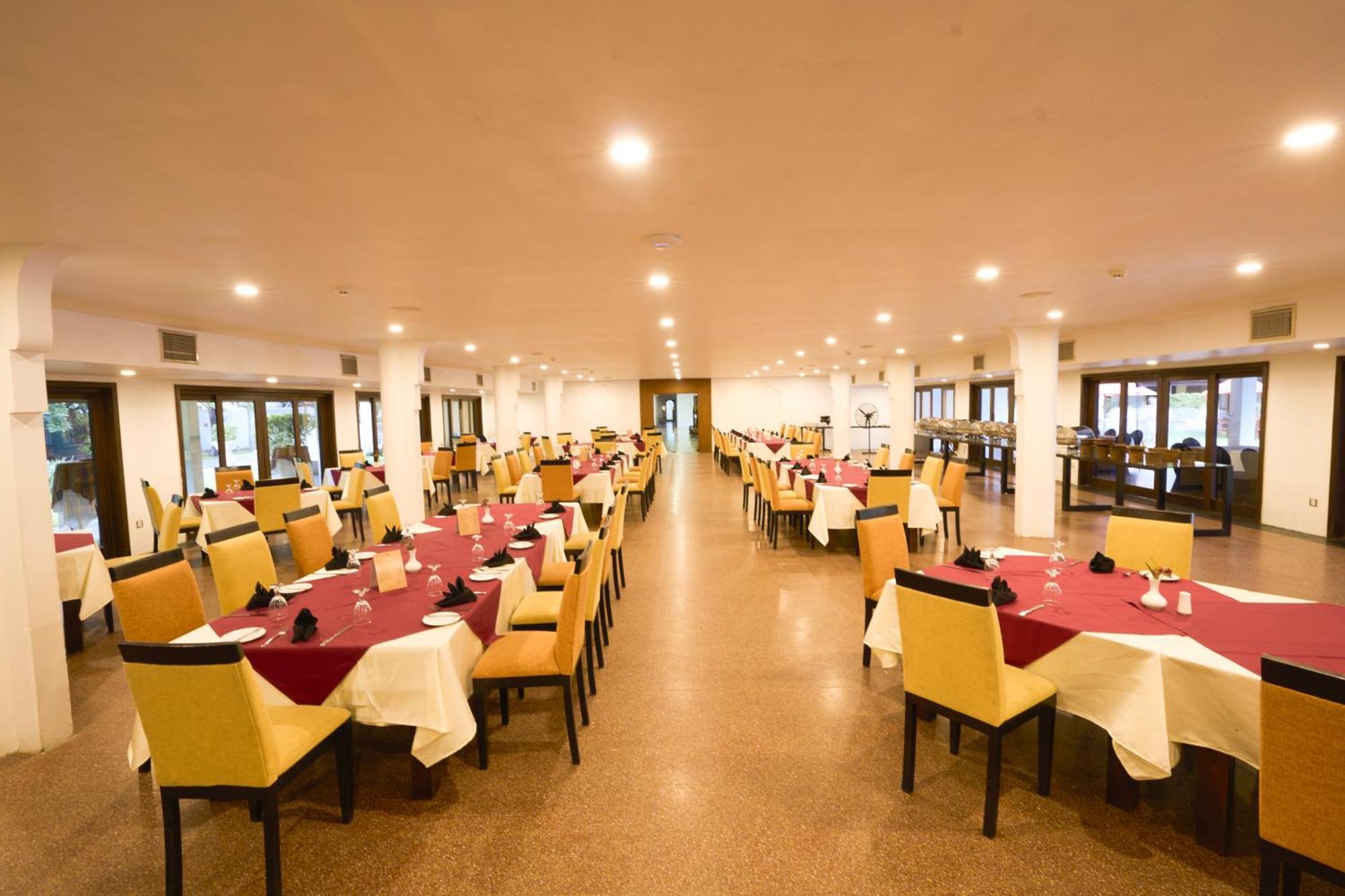 Rajarata Hotel Anuradhapura Eksteriør billede
