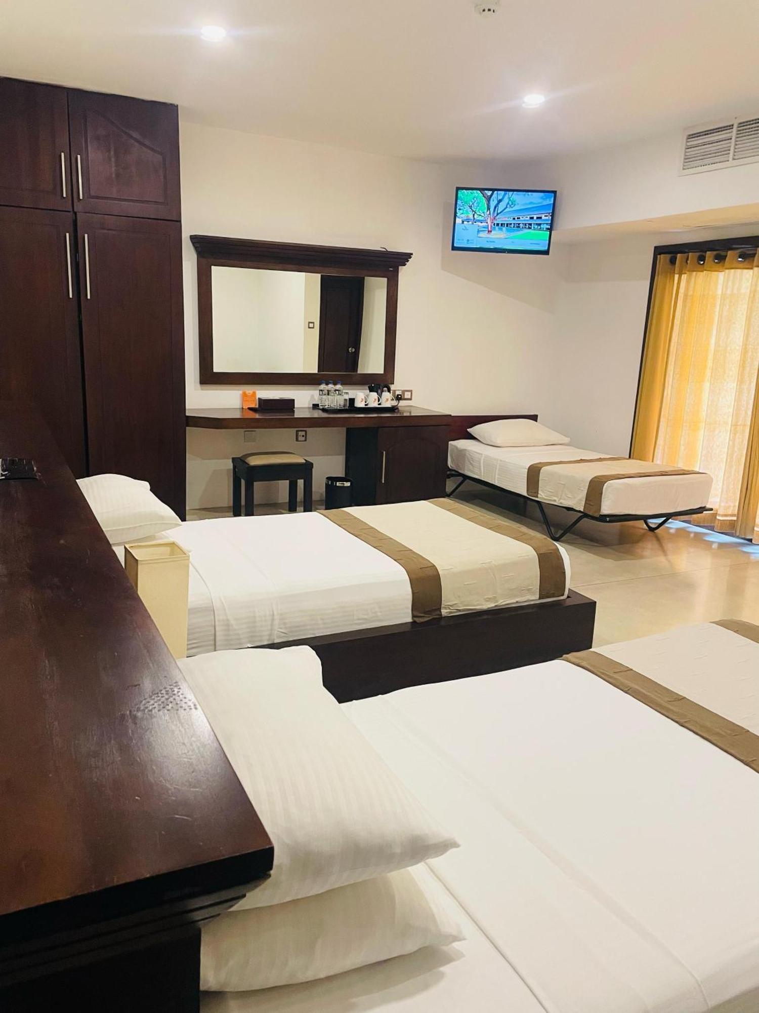 Rajarata Hotel Anuradhapura Eksteriør billede