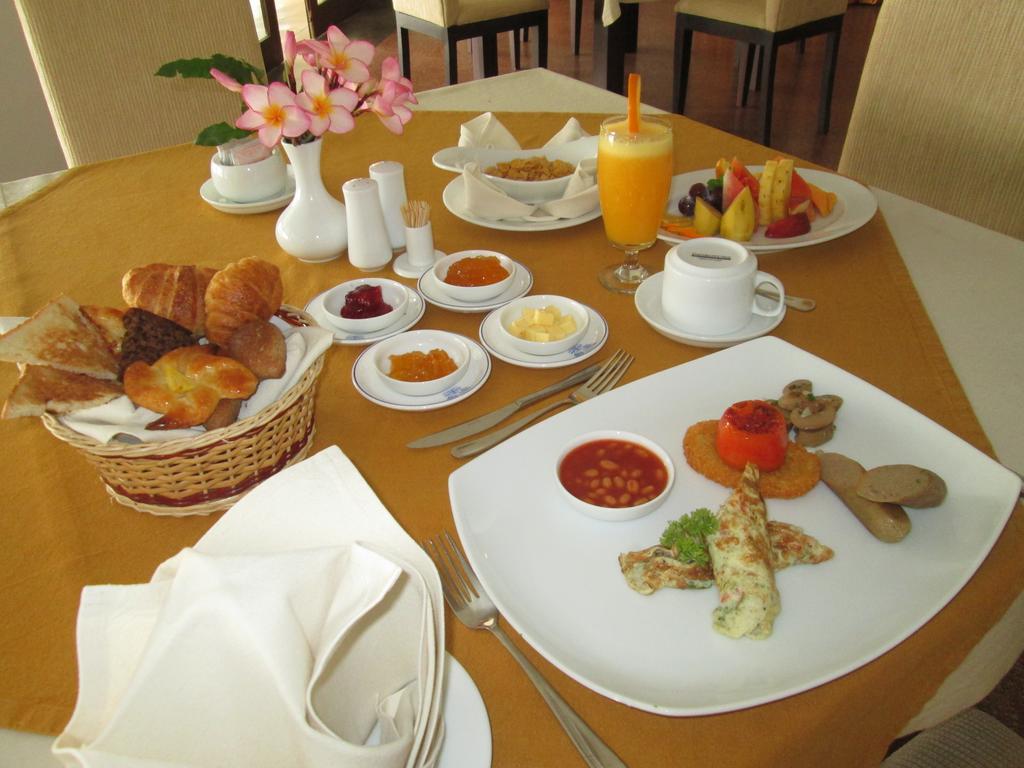 Rajarata Hotel Anuradhapura Eksteriør billede