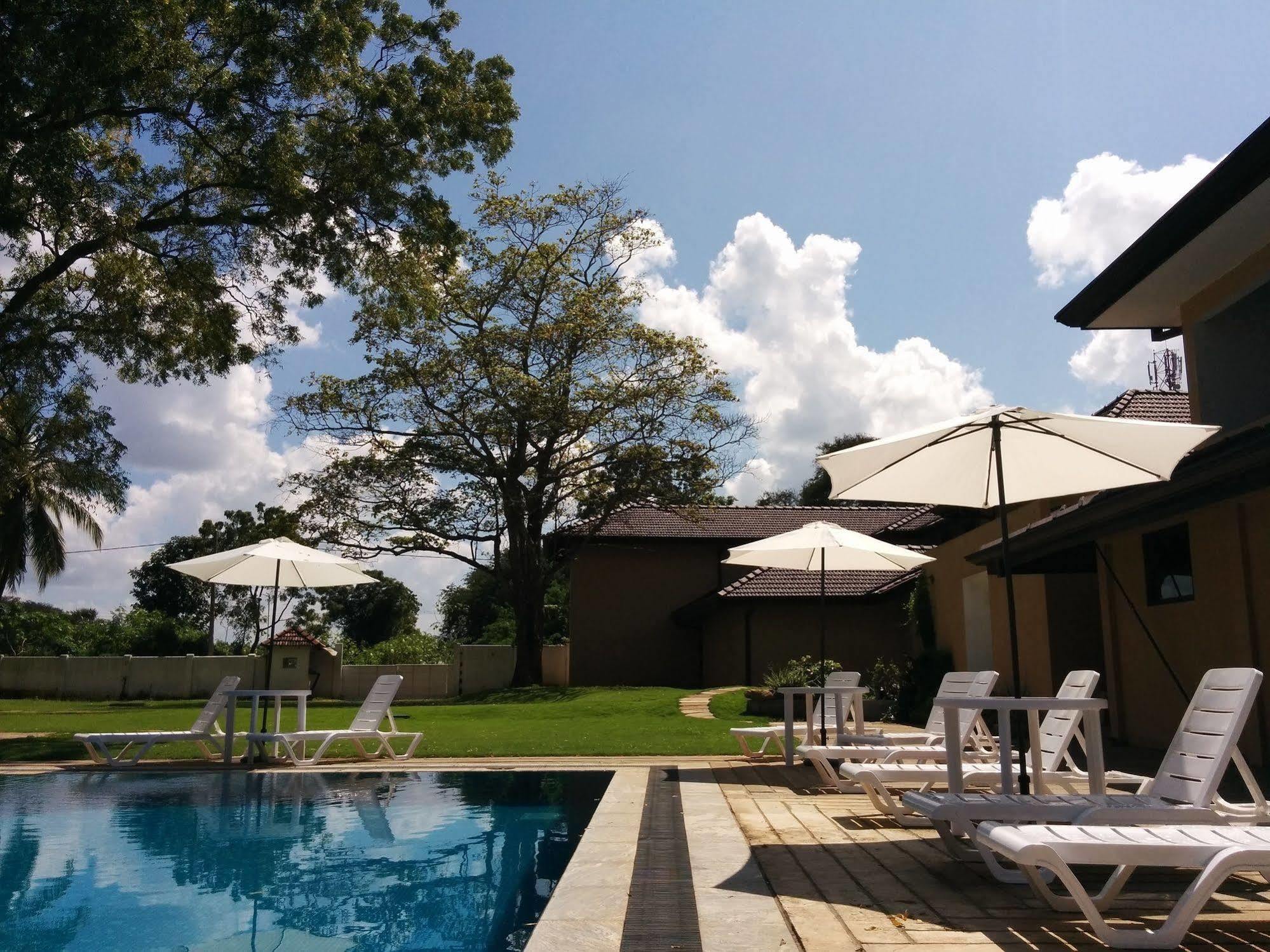 Rajarata Hotel Anuradhapura Eksteriør billede