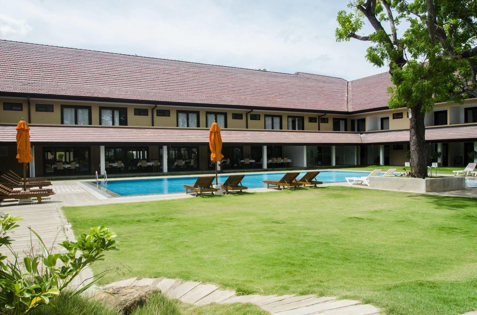 Rajarata Hotel Anuradhapura Eksteriør billede